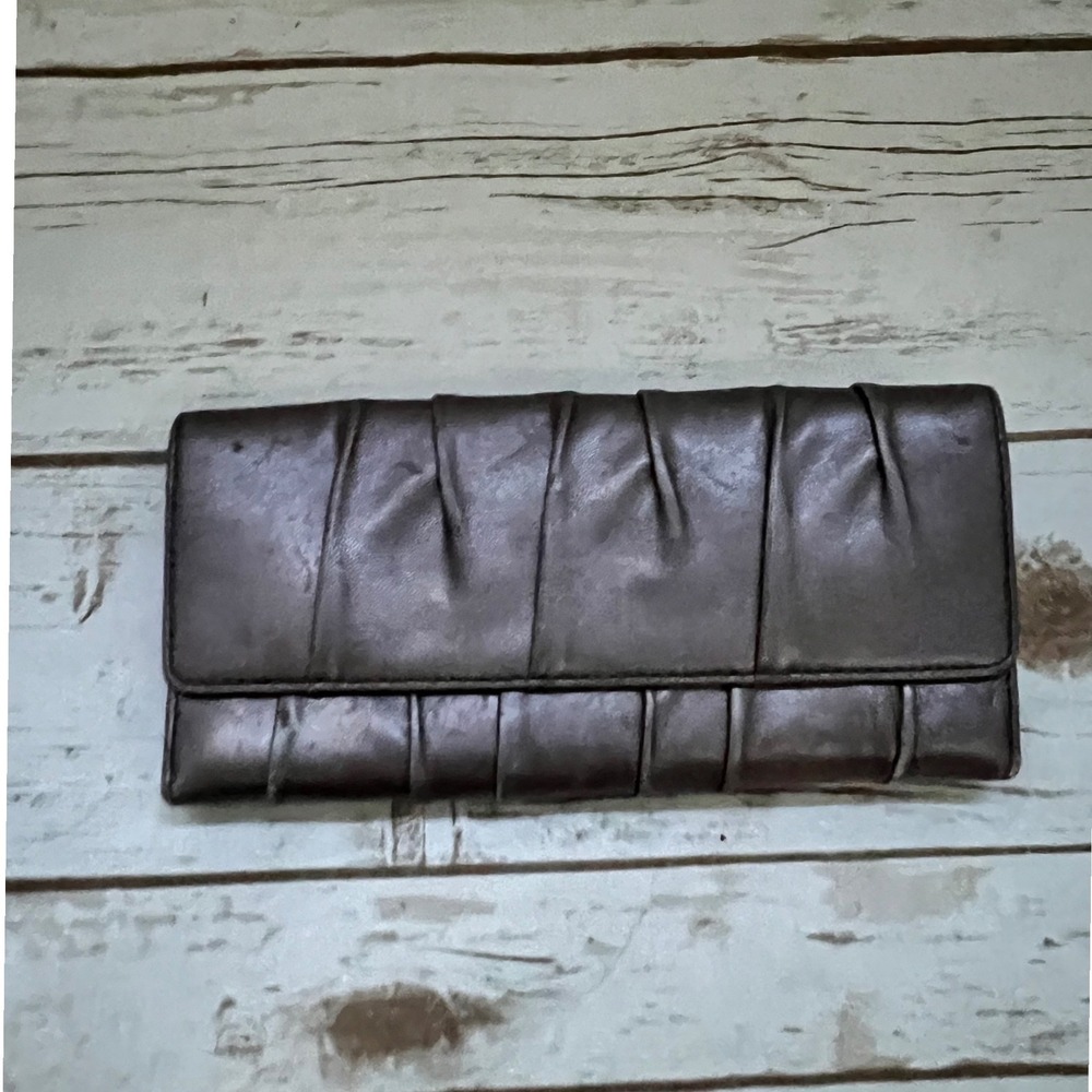 HOBO International Wallet Violet Metallic Distressed Leather Pleated Clutch OS
